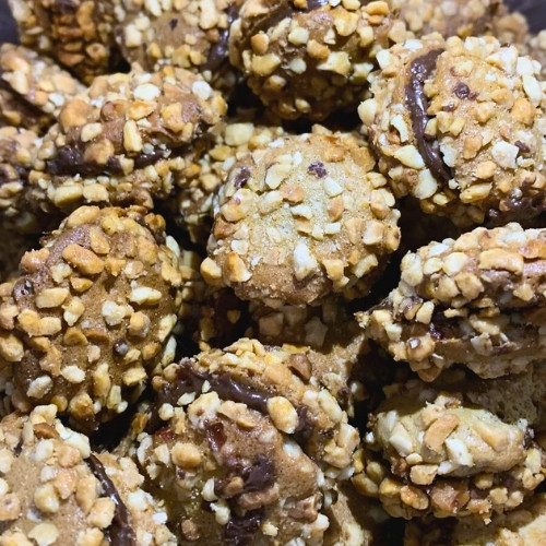 biscoito com chocolate e amendoim